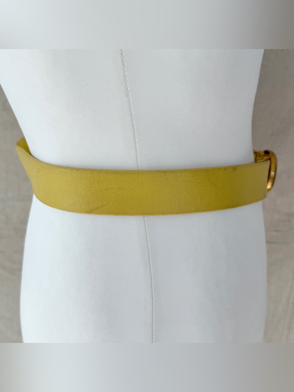 Vintage Yellow Leather Duck Gold Tone Belt Buckle Adjustable - Picture 6 of 7